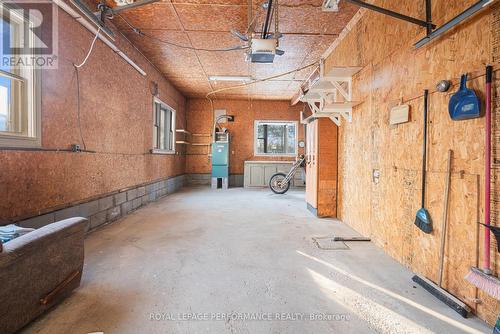 1731 Henry Crescent, Champlain, ON - Indoor Photo Showing Garage