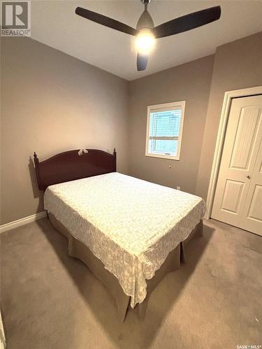 402 Mckague Crescent, Saskatoon, SK - Indoor Photo Showing Bedroom