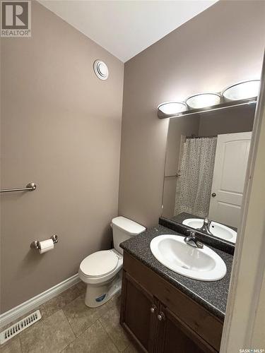 402 Mckague Crescent, Saskatoon, SK - Indoor Photo Showing Bathroom