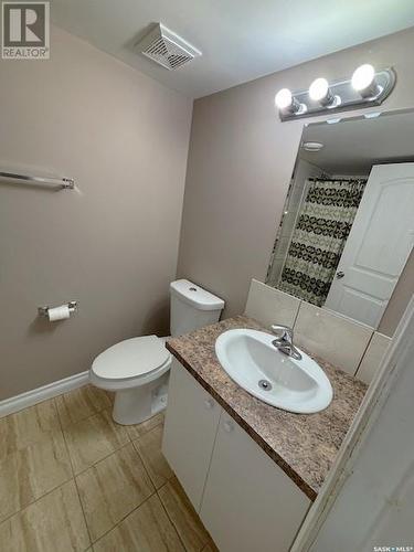 402 Mckague Crescent, Saskatoon, SK - Indoor Photo Showing Bathroom