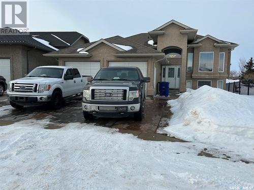 402 Mckague Crescent, Saskatoon, SK - Outdoor With Facade