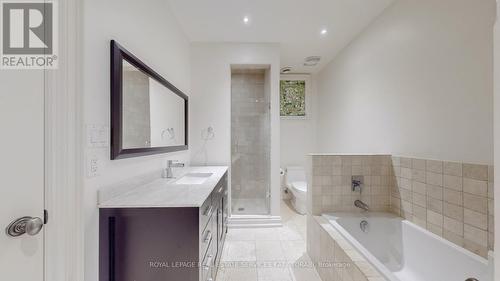 467 Cranbrooke Avenue, Toronto, ON - Indoor Photo Showing Bathroom