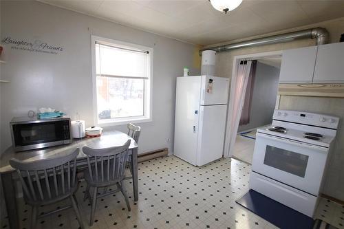 121 Paul Avenue, The Pas, MB - Indoor Photo Showing Kitchen