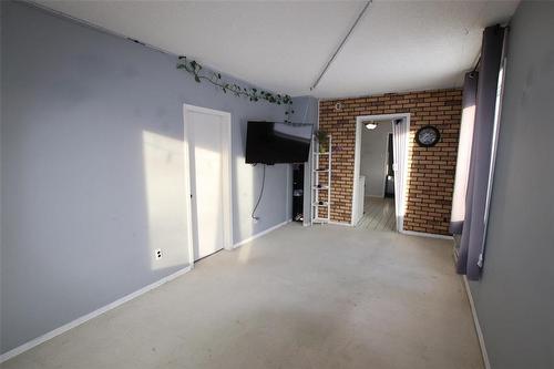 121 Paul Avenue, The Pas, MB - Indoor Photo Showing Other Room