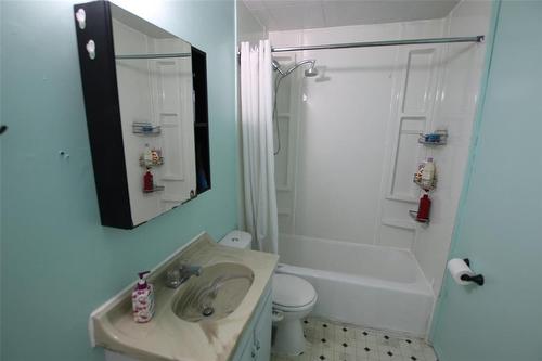 121 Paul Avenue, The Pas, MB - Indoor Photo Showing Bathroom