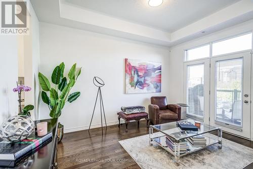 138 Golden Trail, Vaughan, ON - Indoor Photo Showing Living Room