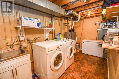 11 Hill Top Drive, Penetanguishene, ON - Indoor Photo Showing Laundry Room