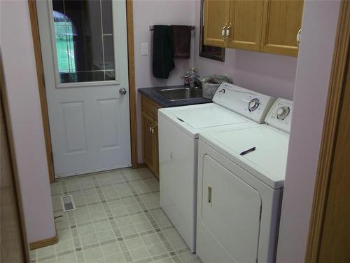 39084 Pr 244 Road, Notre Dame De Lourdes, MB - Indoor Photo Showing Laundry Room