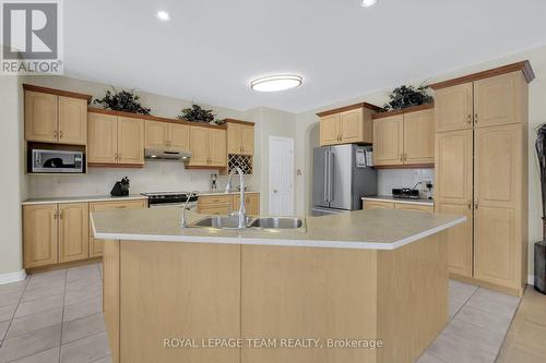 1569 Landel Drive, Ottawa, ON - Indoor Photo Showing Kitchen With Double Sink