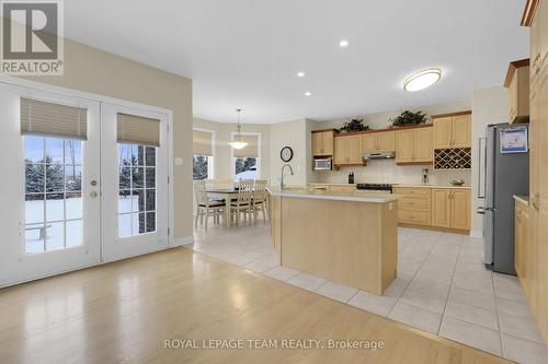 1569 Landel Drive, Ottawa, ON - Indoor Photo Showing Kitchen