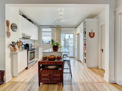 Kitchen - 41 Av. Dobie, Mont-Royal, QC - Indoor Photo Showing Kitchen