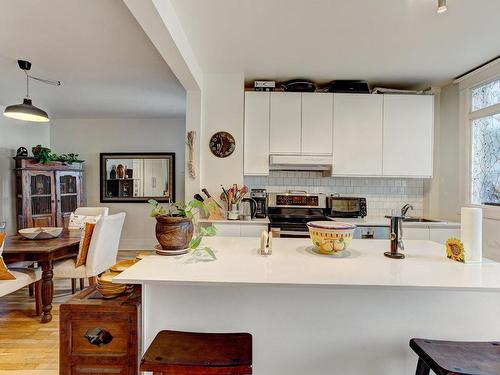 Kitchen - 41 Av. Dobie, Mont-Royal, QC - Indoor Photo Showing Kitchen With Upgraded Kitchen