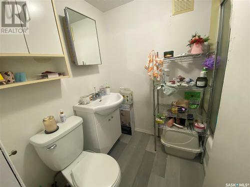 123 108Th Street, Saskatoon, SK - Indoor Photo Showing Bathroom