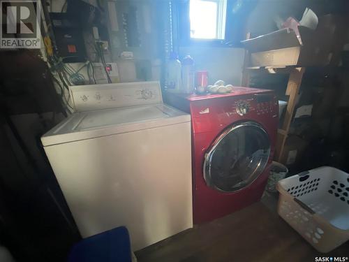 123 108Th Street, Saskatoon, SK - Indoor Photo Showing Laundry Room