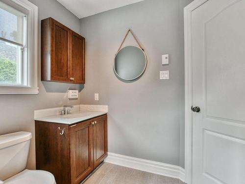 Powder room - 85 Ch. Notre-Dame, Blainville, QC - Indoor Photo Showing Bathroom