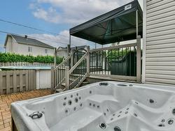 Hot tub - 