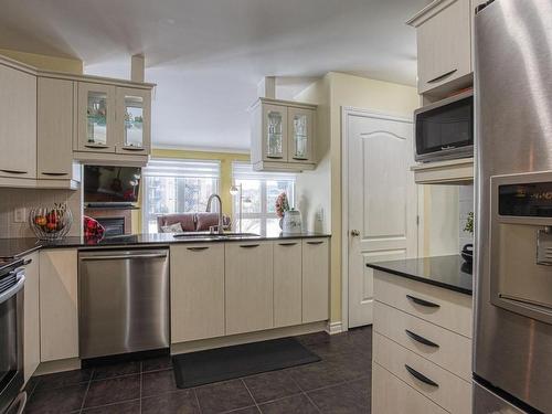 Cuisine - 202-808 Rue De La Soeur-Marie-Rose, Terrebonne (Lachenaie), QC - Indoor Photo Showing Kitchen