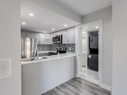 2064-65 George Appleton Way, Toronto, ON - Indoor Photo Showing Kitchen With Double Sink With Upgraded Kitchen