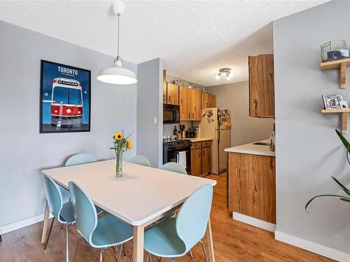 414-1745 Leighton Rd, Victoria, BC - Indoor Photo Showing Dining Room