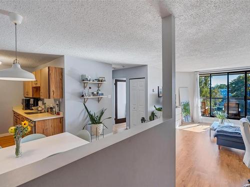 414-1745 Leighton Rd, Victoria, BC - Indoor