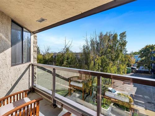 414-1745 Leighton Rd, Victoria, BC - Outdoor With Exterior