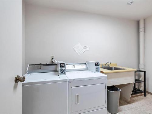 414-1745 Leighton Rd, Victoria, BC - Indoor Photo Showing Laundry Room