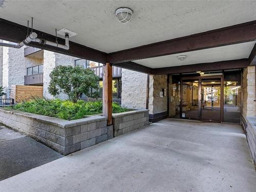 414-1745 Leighton Rd, Victoria, BC - Outdoor With Exterior