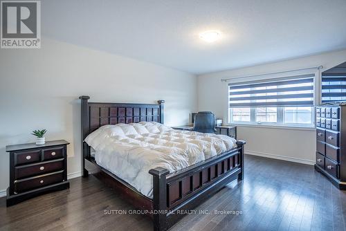 2207 Lozenby Street, Innisfil, ON - Indoor Photo Showing Bedroom