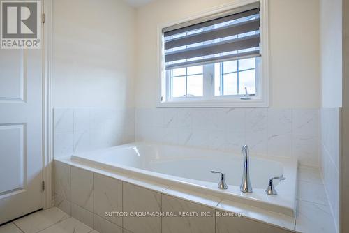 2207 Lozenby Street, Innisfil, ON - Indoor Photo Showing Bathroom