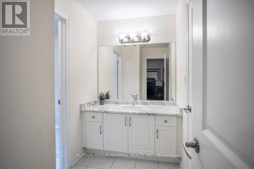 2207 Lozenby Street, Innisfil, ON - Indoor Photo Showing Bathroom