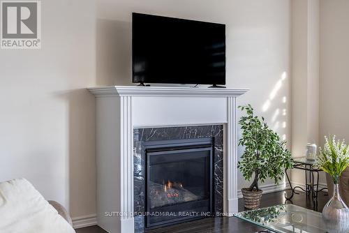 2207 Lozenby Street, Innisfil, ON - Indoor Photo Showing Living Room With Fireplace