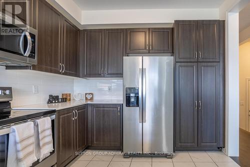 2207 Lozenby Street, Innisfil, ON - Indoor Photo Showing Kitchen With Stainless Steel Kitchen