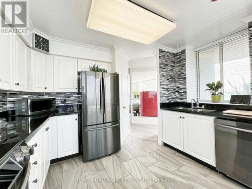 2608 - 1300 Islington Avenue, Toronto, ON - Indoor Photo Showing Kitchen