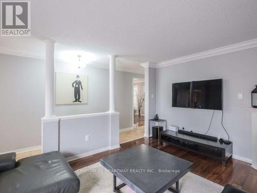 124 Porchlight Road, Brampton, ON - Indoor Photo Showing Living Room