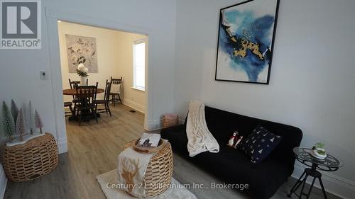 315 Oak Street, Collingwood, ON - Indoor Photo Showing Other Room