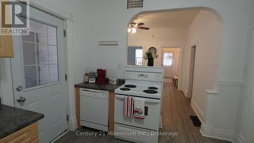 315 Oak Street, Collingwood, ON - Indoor Photo Showing Kitchen