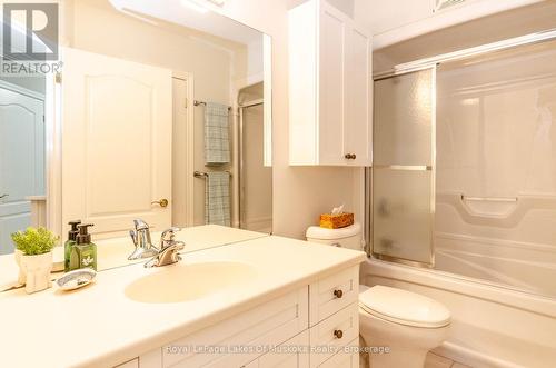 201 - 24 Ontario Street, Bracebridge (Macaulay), ON - Indoor Photo Showing Bathroom