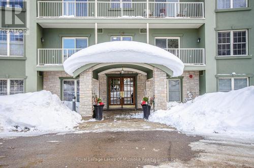 201 - 24 Ontario Street, Bracebridge (Macaulay), ON - Outdoor With Balcony