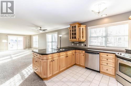 201 - 24 Ontario Street, Bracebridge (Macaulay), ON - Indoor Photo Showing Kitchen