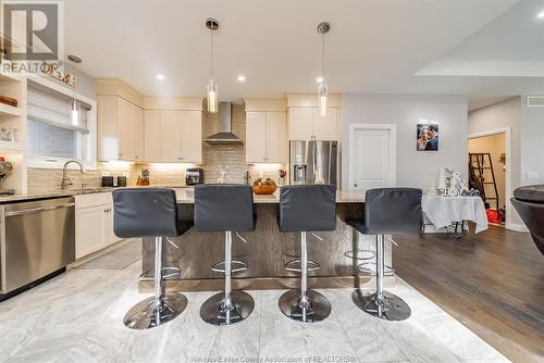 61 Olive Drive, Leamington, ON - Indoor Photo Showing Kitchen With Upgraded Kitchen