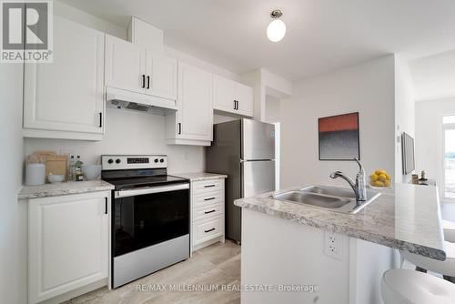 15 Valleybrook Road, Barrie, ON - Indoor Photo Showing Kitchen With Double Sink