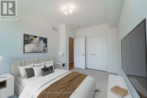 15 Valleybrook Road, Barrie, ON - Indoor Photo Showing Bedroom