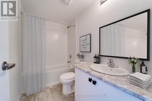 15 Valleybrook Road, Barrie, ON - Indoor Photo Showing Bathroom