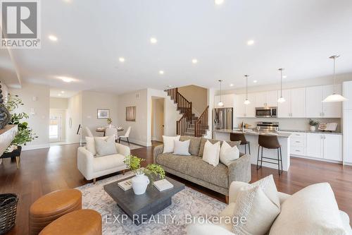 89 Antonakos Drive, Carleton Place, ON - Indoor Photo Showing Living Room