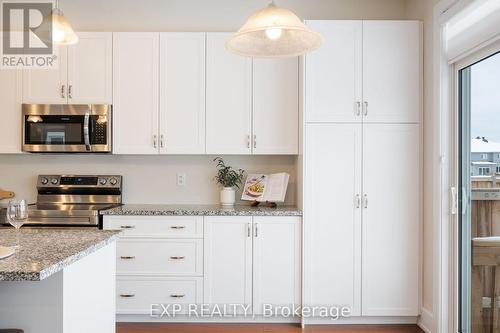 89 Antonakos Drive, Carleton Place, ON - Indoor Photo Showing Kitchen