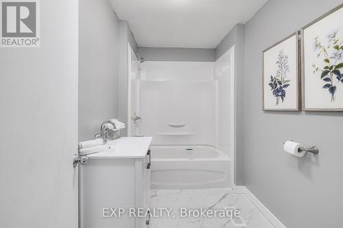 4 Duke Street, Woolwich, ON - Indoor Photo Showing Bathroom