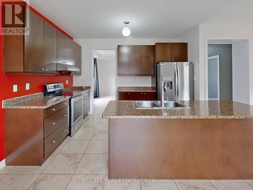 844 O'Reilly Crescent, Shelburne, ON - Indoor Photo Showing Kitchen With Double Sink