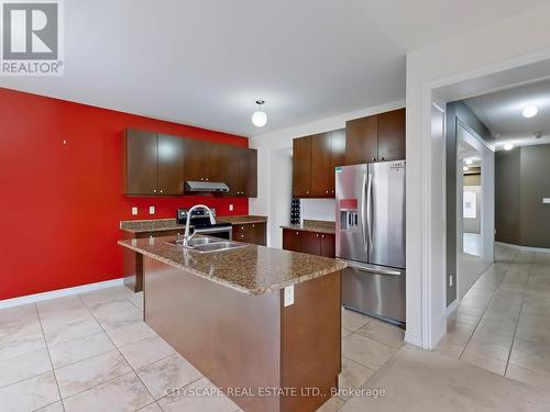 844 O'Reilly Crescent, Shelburne, ON - Indoor Photo Showing Kitchen With Double Sink