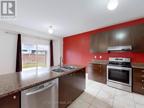 844 O'Reilly Crescent, Shelburne, ON - Indoor Photo Showing Kitchen With Double Sink