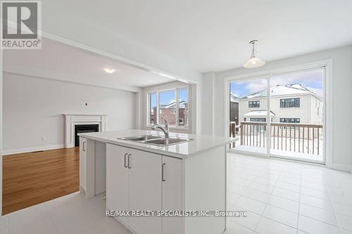 832 Knights Lane N, Woodstock, ON - Indoor Photo Showing Kitchen With Double Sink